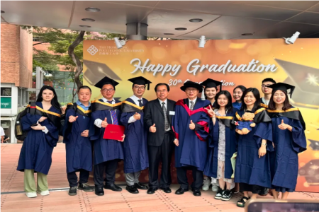 哲捷優(yōu)咨詢首席專家熊偉教授在香港出席合作辦學(xué)品質(zhì)管理碩士畢業(yè)典禮